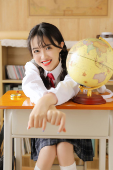 恶毒女修挺孕肚，拿捏大佬被娇宠